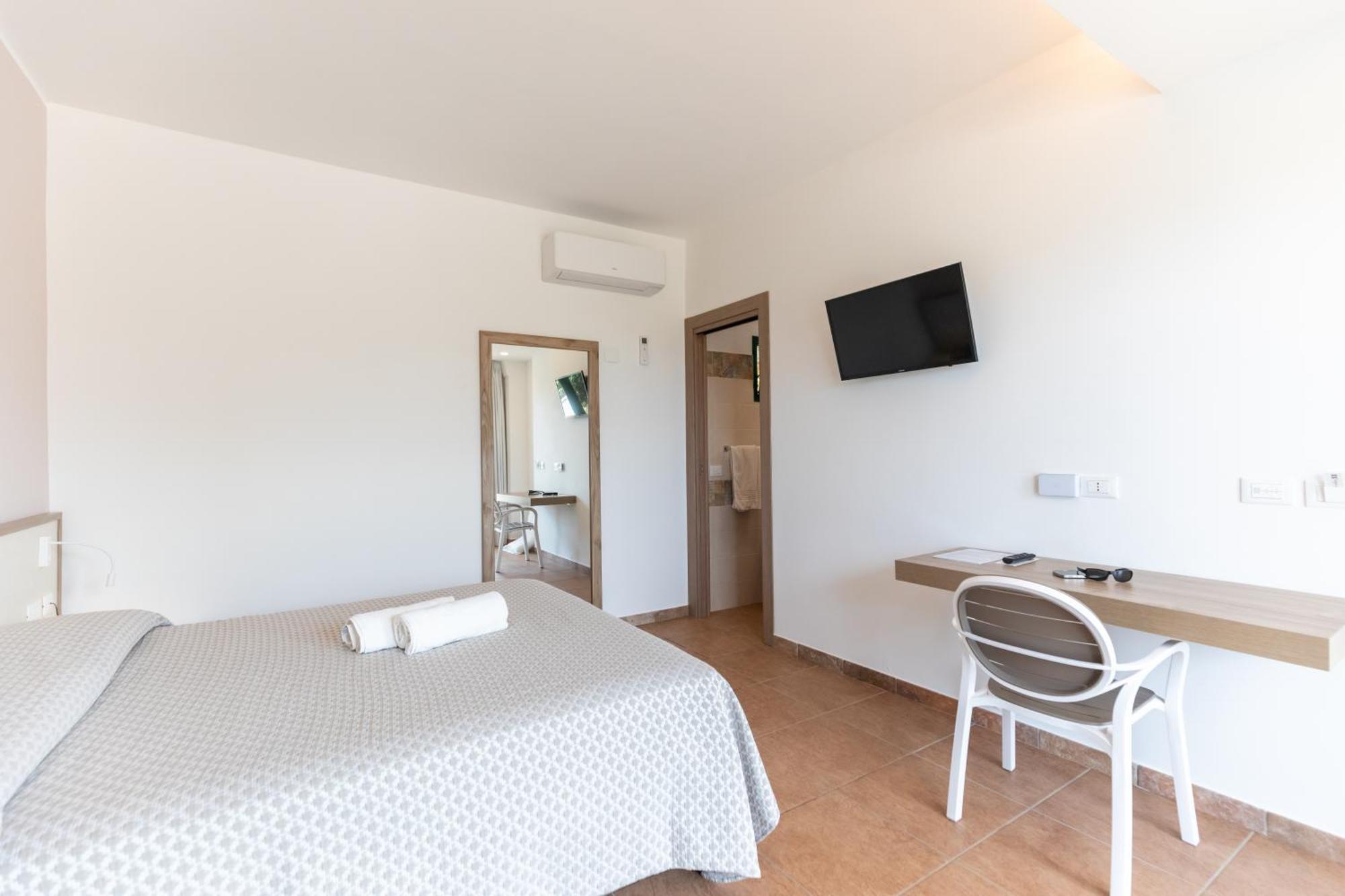 Hotel Marinella Capo Vaticano Exterior foto